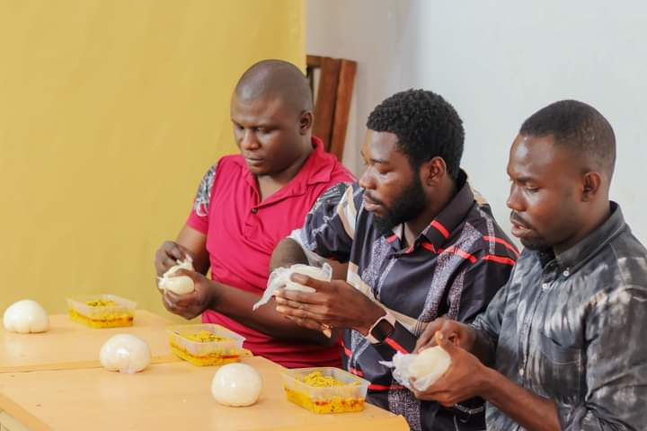 Food Fight Friday Philip Leads Yenagoa Blogger, Solomon Odede [Video]