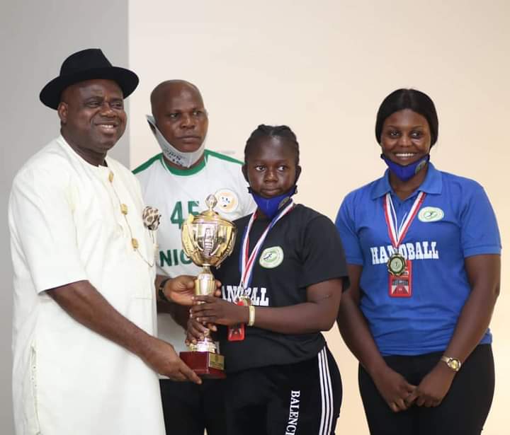 Diri Rewards Victorious State Female Handball Team With Cash Prize
