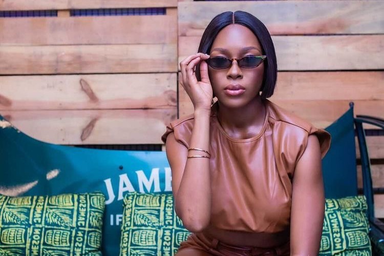 Vee Says I'm still gonna shine whether Love or Hate [Photo]
