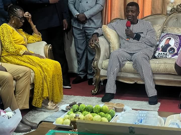 Pastor Enoch Adeboye Visits Uma Ukpai's Widow Pastor Enoch Adeboye Visits Uma Ukpai's Widow