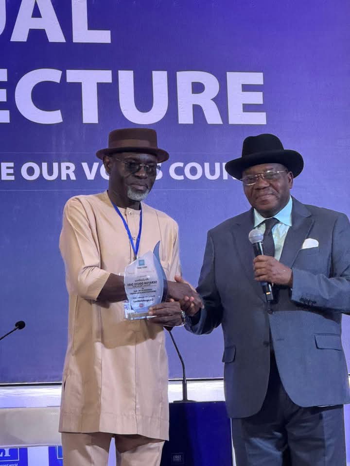 Diri Bags Best Governor In Infrastructure Award Diri Bags Best Governor In Infrastructure Award