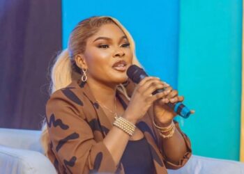 Sarian Martin Cries Out, ‘I see a lot of wrong spelling. And it saddens me’