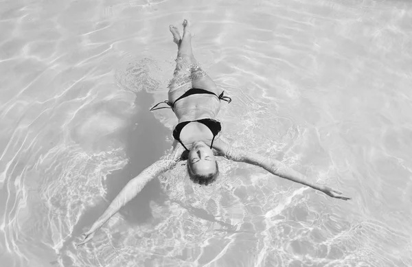 Swimming Emerges as a Natural Therapy for Mental Health and Well-Being