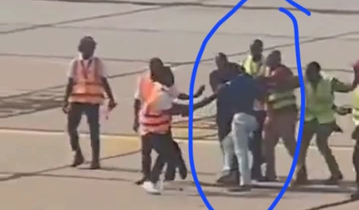 Desperate Stowaway Drama at Airport as Man Crawls Under Overland Aircraft