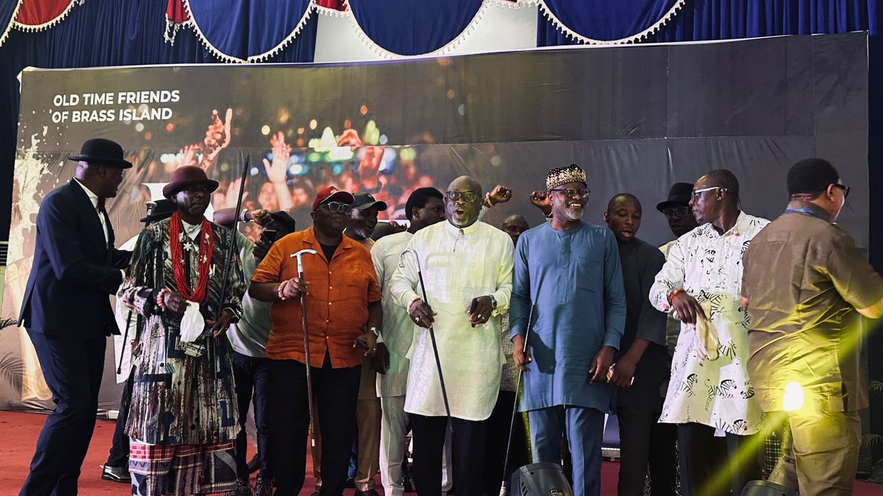 Brass Island Kinsmen Reunite in Bid to Heal Political Divisions