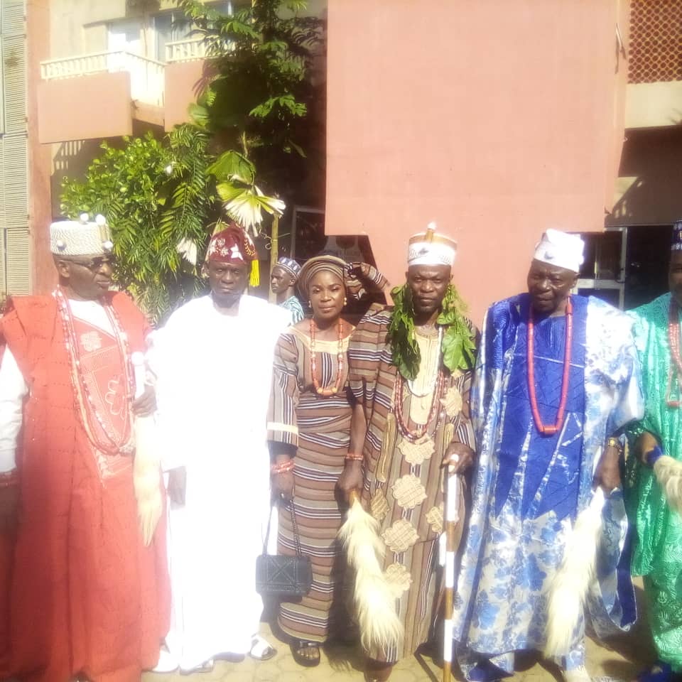 South/South Yoruba Traditional Rulers Chairman Presents Staff Of Office To Colleague In Nnewi, Calls For Unity and Peace South/South Yoruba Traditional Rulers Chairman Presents Staff Of Office To Colleague In Nnewi, Calls For Unity and Peace